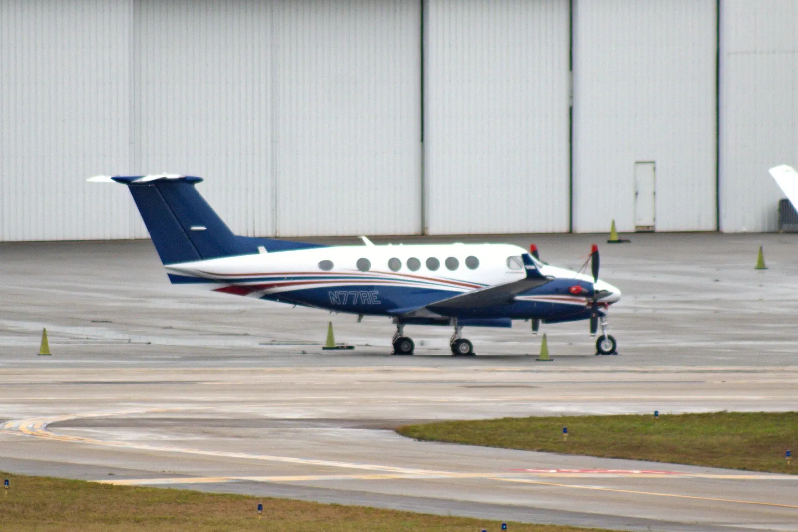 Beechcraft King Air 250, exterior