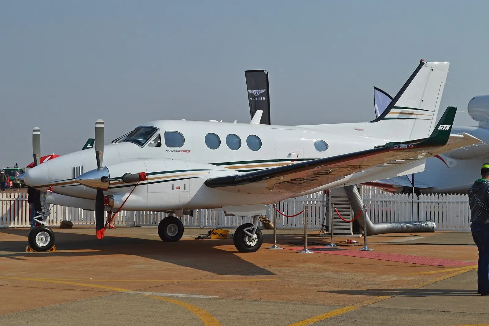 Beechcraft King Air C90GTx, exterior