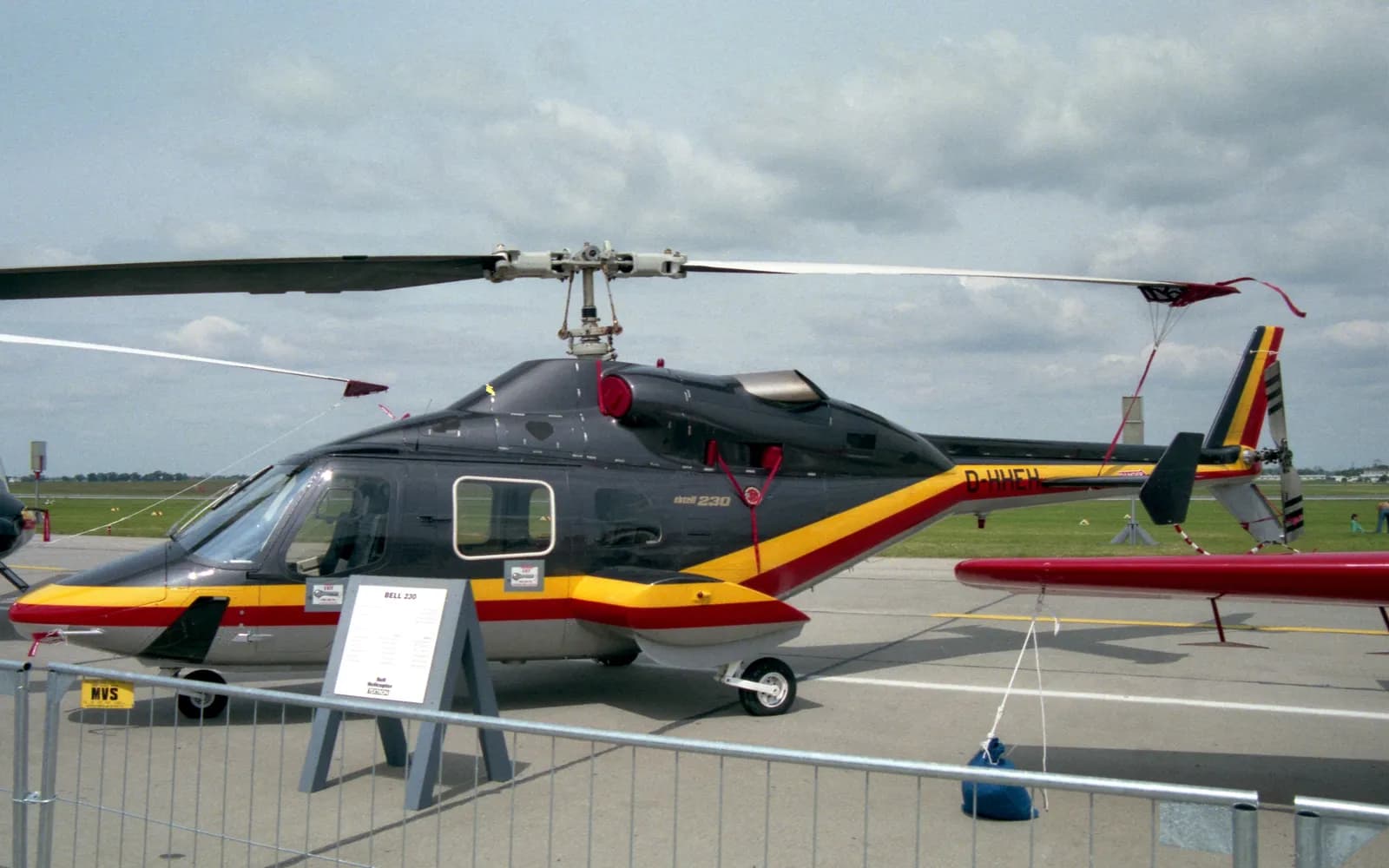 Bell 230, exterior