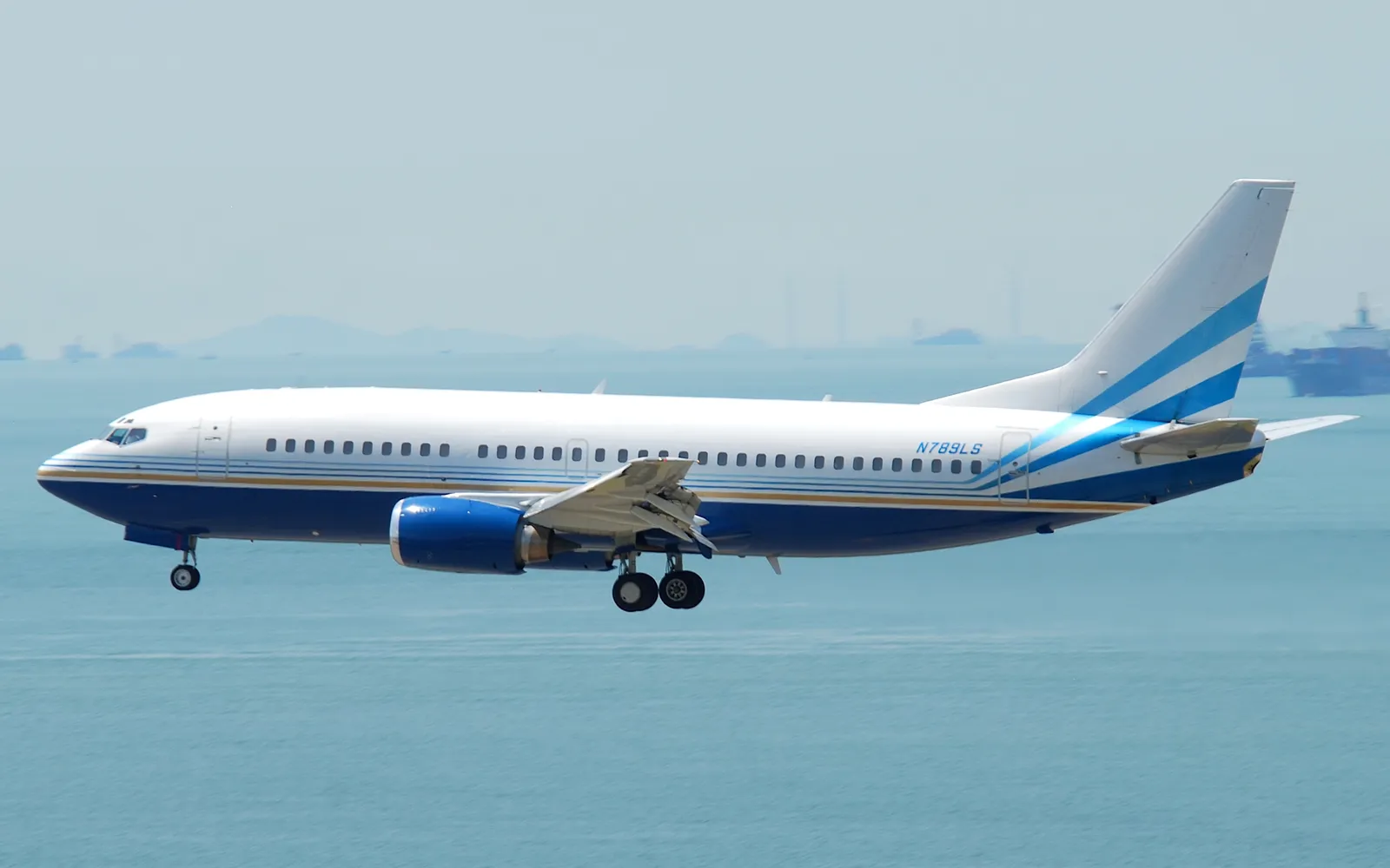 Boeing 737 Classic VIP (737-300/-500), exterior