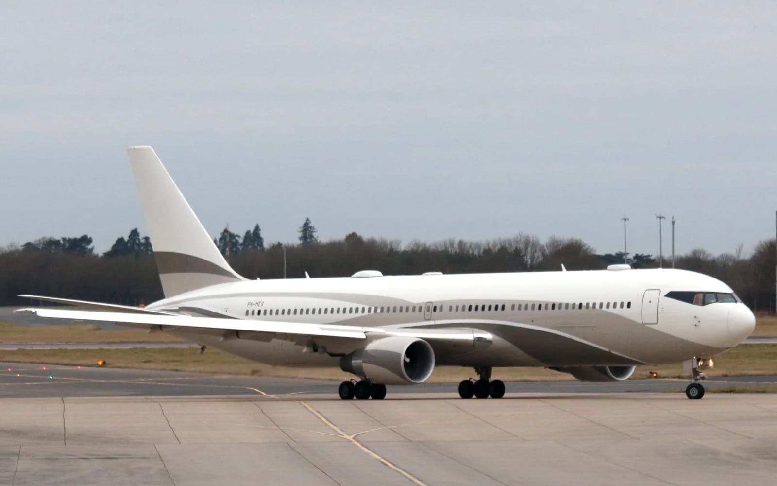 Boeing 767-300ER VIP, exterior