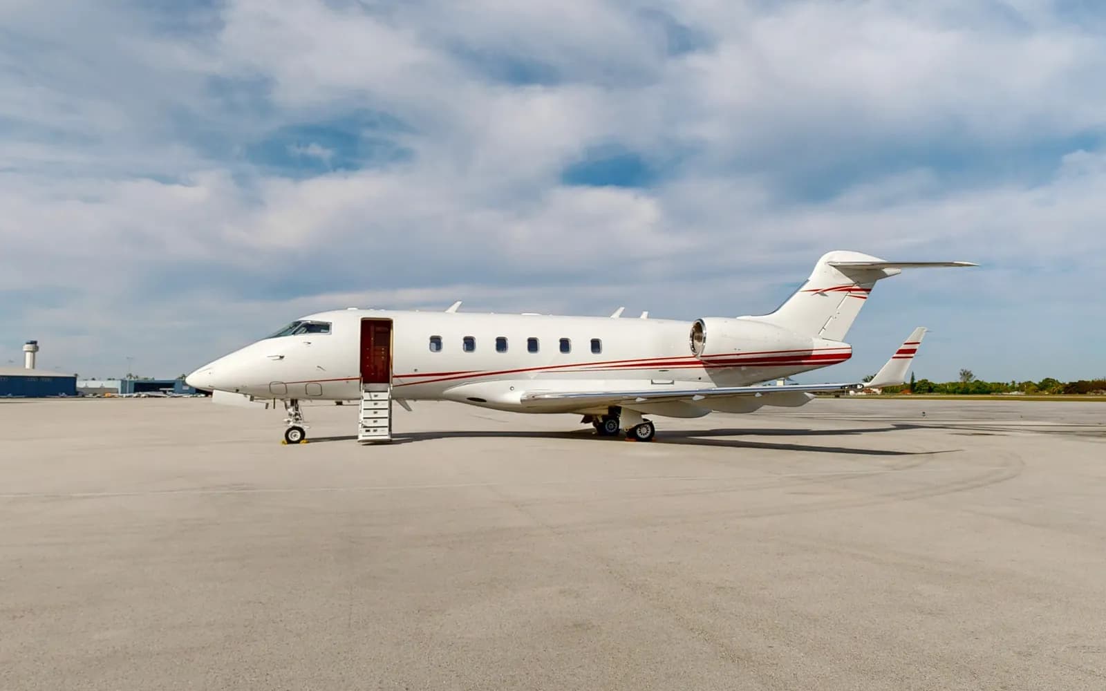 Bombardier Challenger 300, exterior