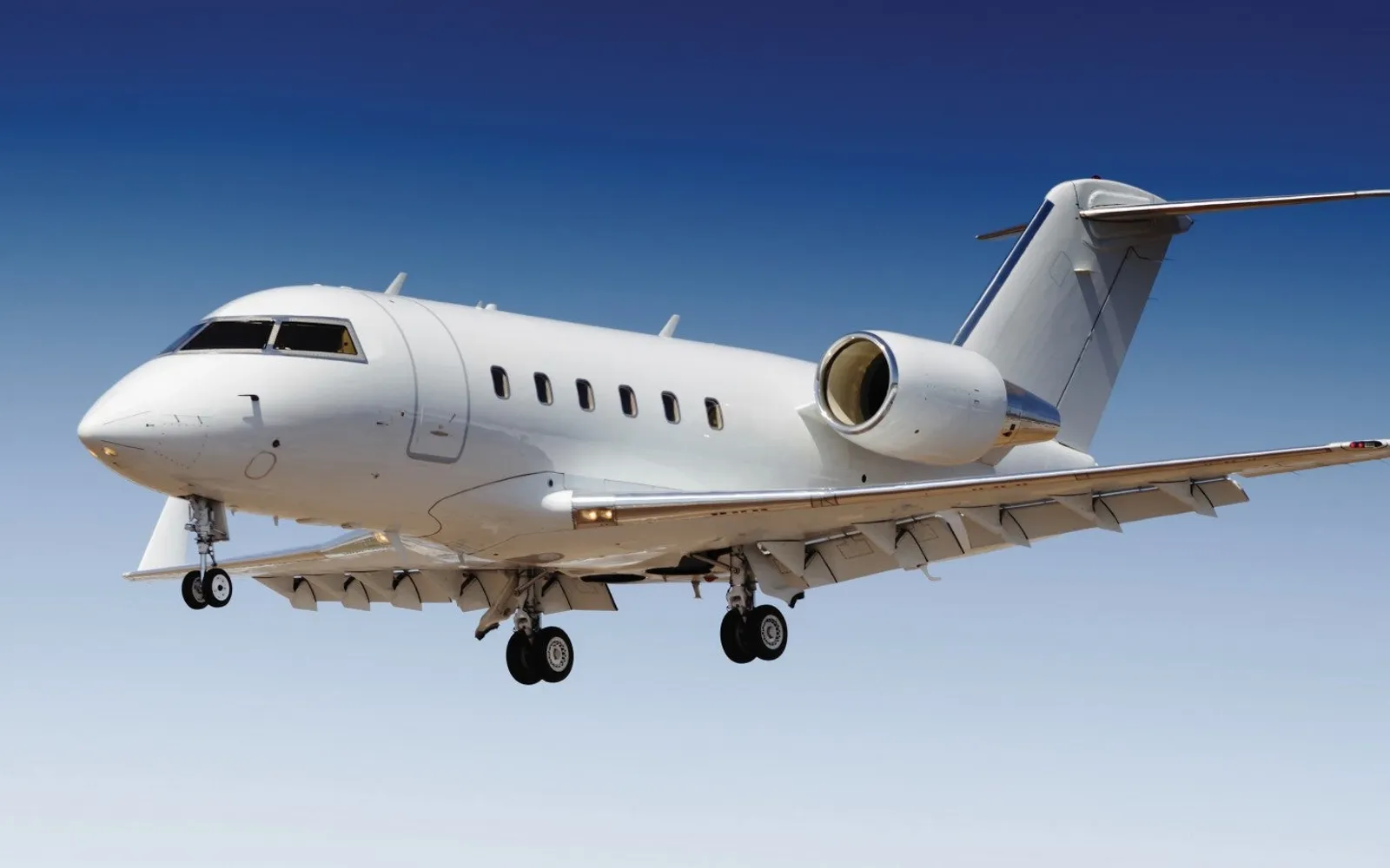 Bombardier Challenger 601-1A, exterior