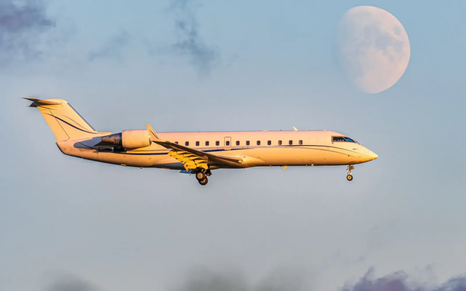 Bombardier Challenger 850, exterior