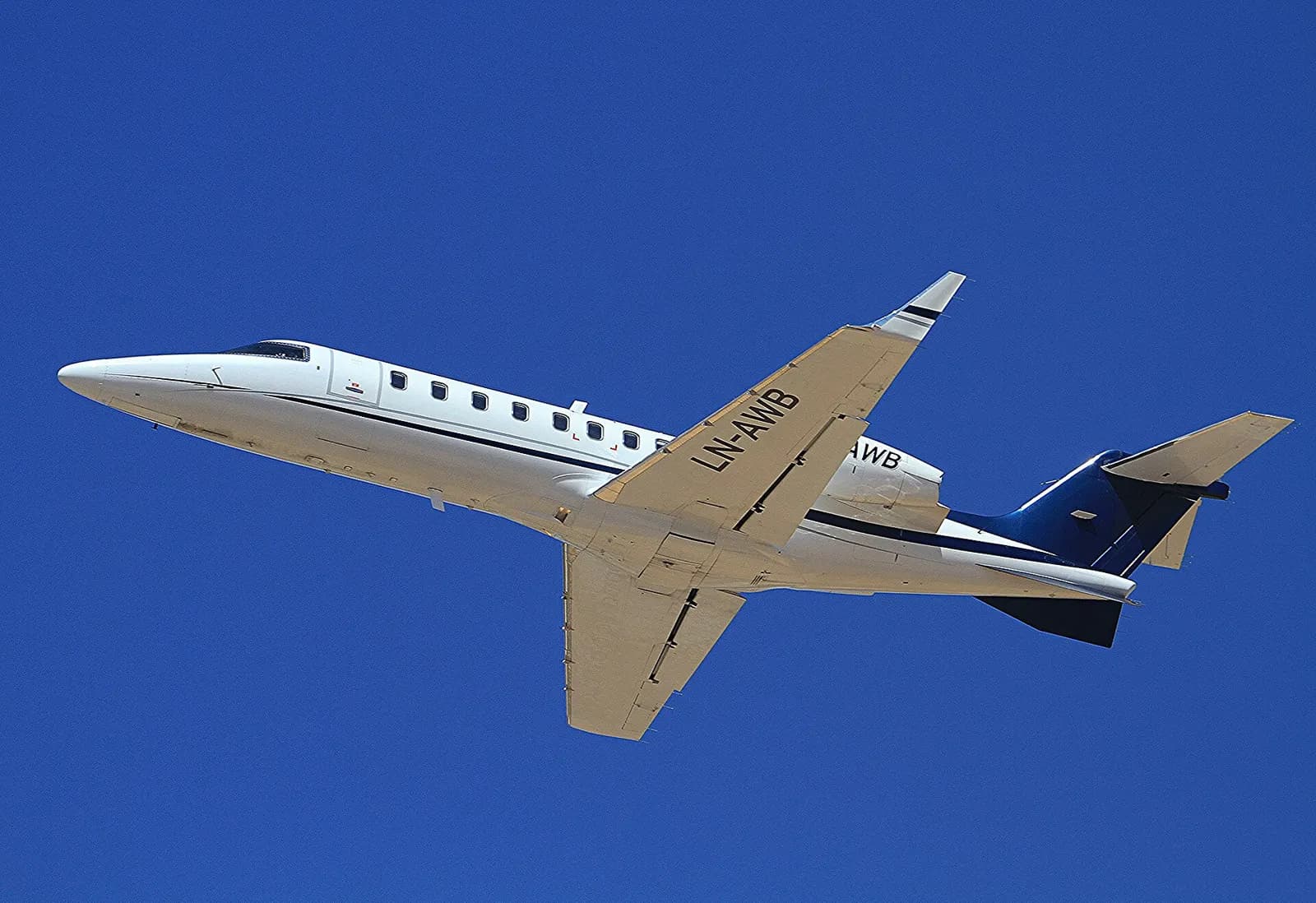 Bombardier Learjet 45, exterior