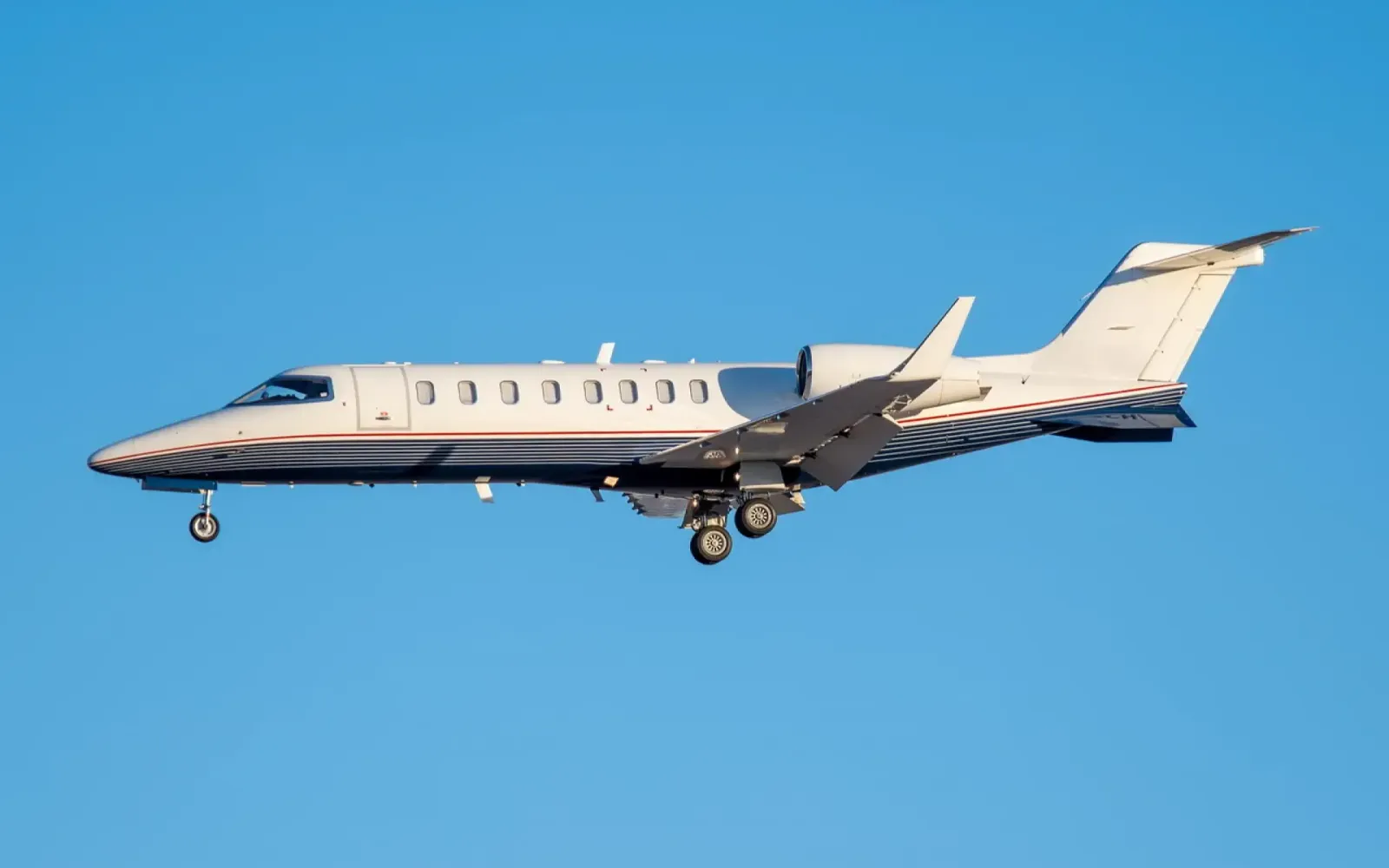 Bombardier Learjet 45, exterior
