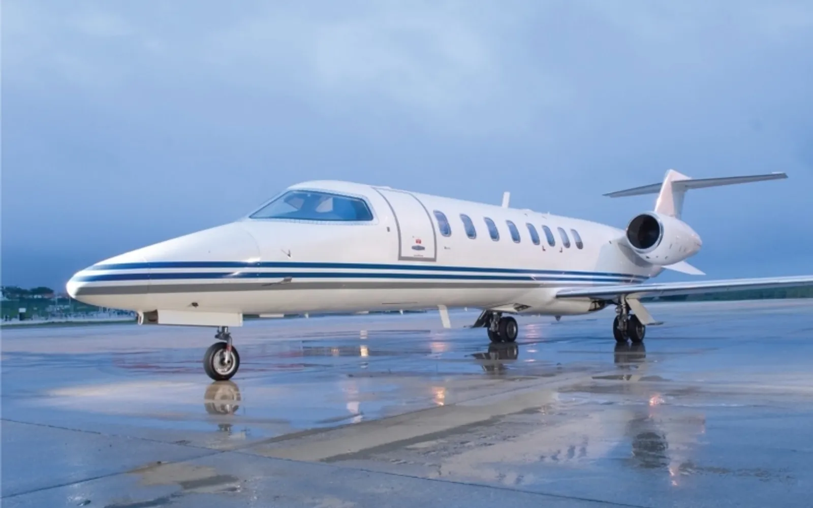 Bombardier Learjet 45XR, exterior