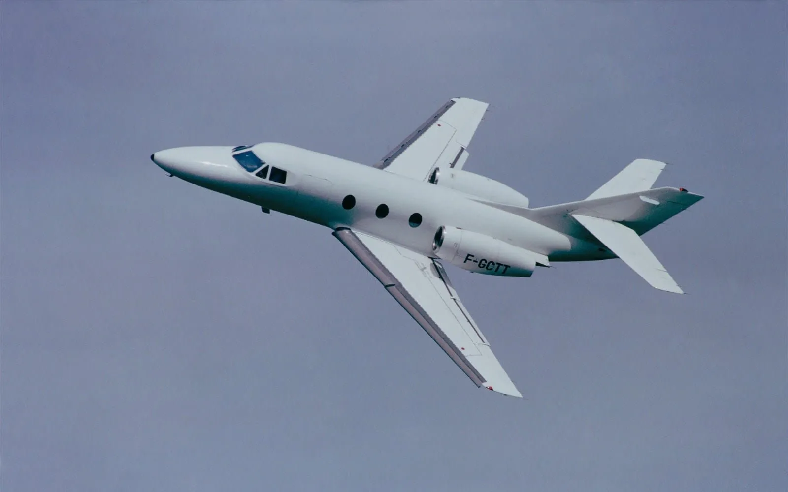 Dassault Falcon 100, exterior