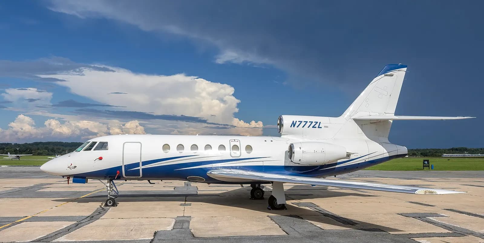 Dassault Falcon 50, exterior