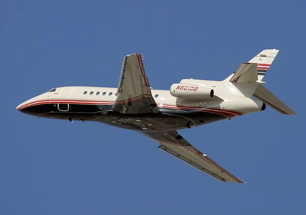 Dassault Falcon 900C, exterior
