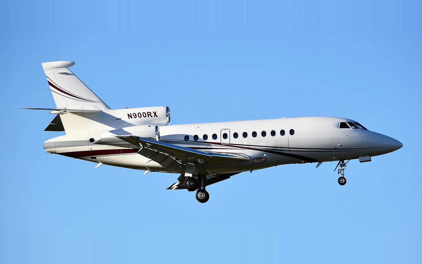 Dassault Falcon 900C, exterior