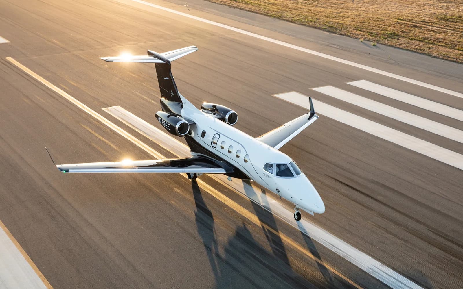Embraer Phenom 300E, exterior