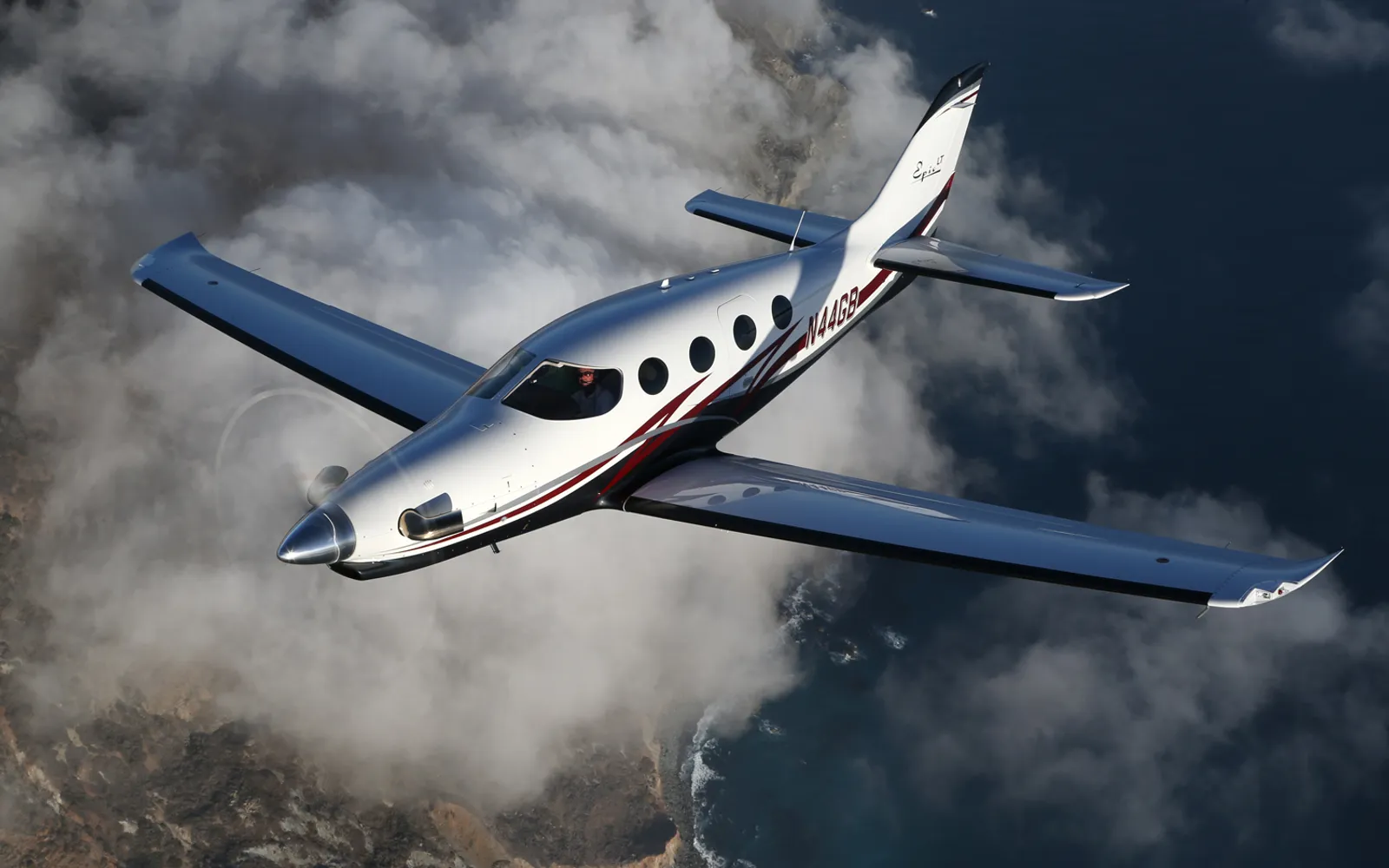Epic E1000, exterior