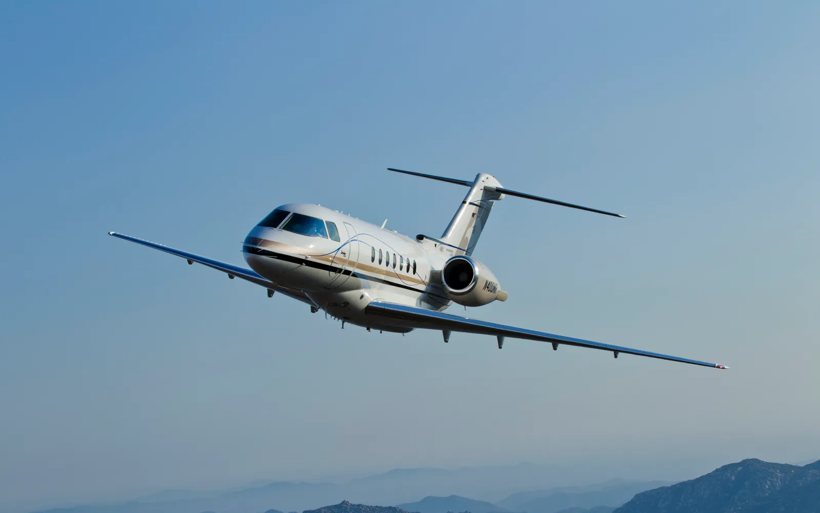 Hawker Hawker 4000, exterior