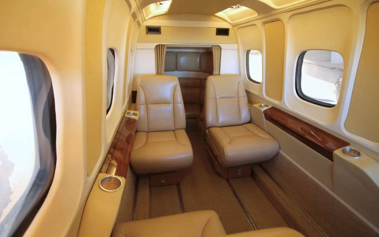 Twin Commander Jetprop 900 (690D), exterior