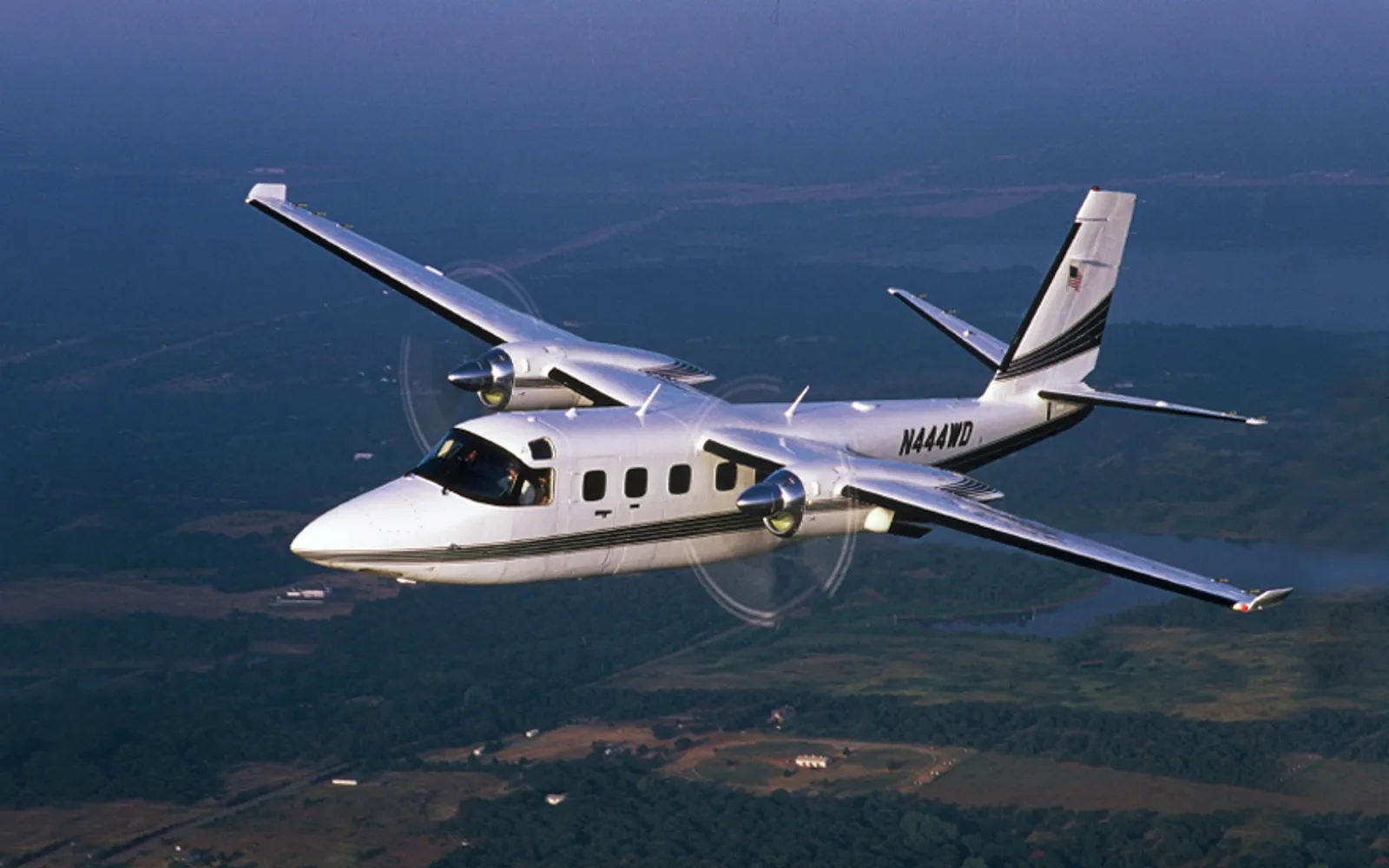 Twin Commander Jetprop 980 (695), exterior
